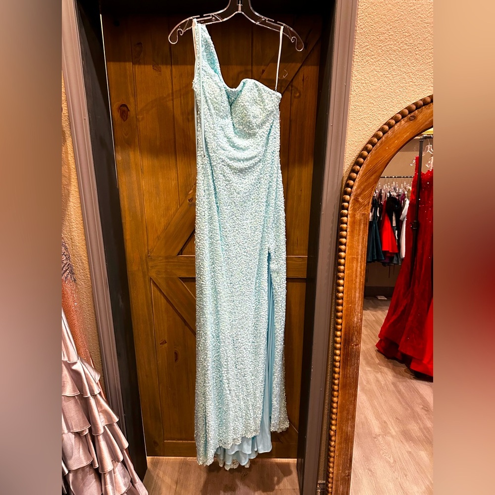 NEW Aqua Studio 17 Prom Dress Size 4